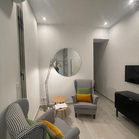 Appartement Casa De Huespedes Almirante Madrid Extérieur photo